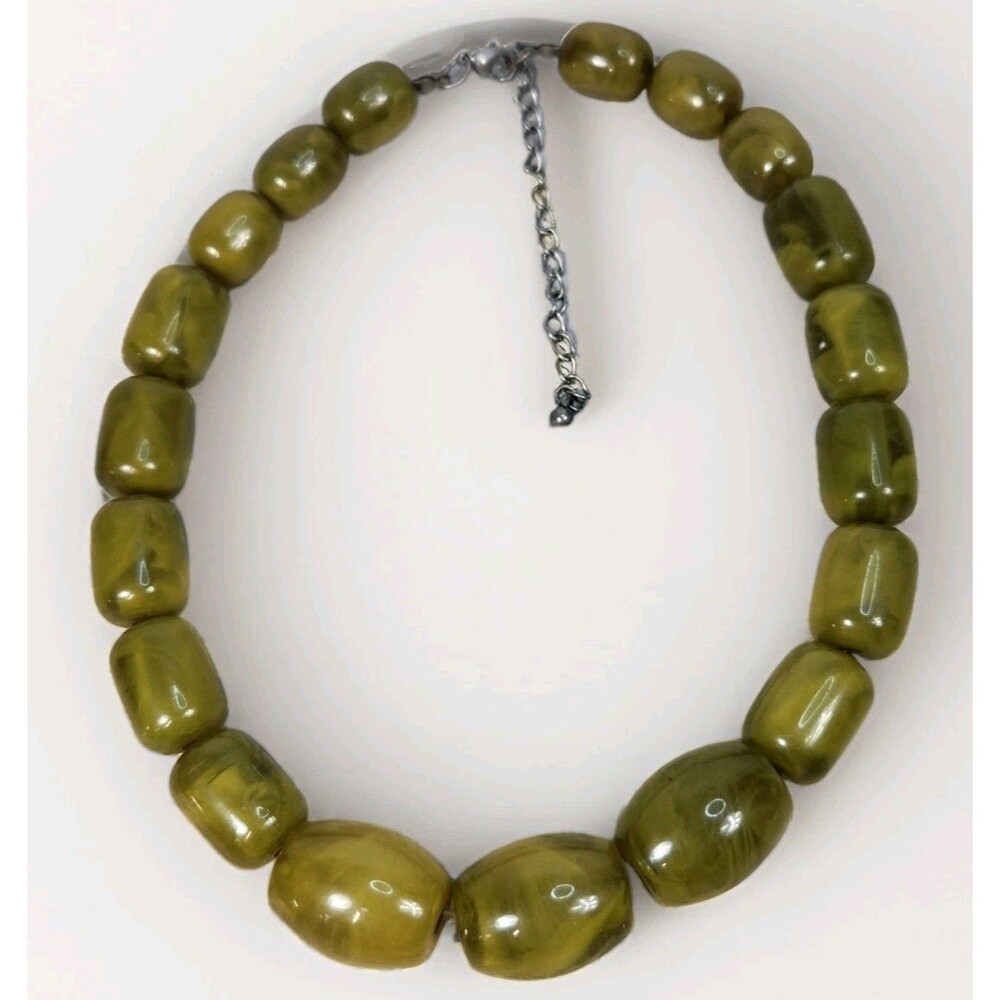 Vintage Olive Green Marbled/Translucent Barrel Bead Necklace SilverTone Bakelit?